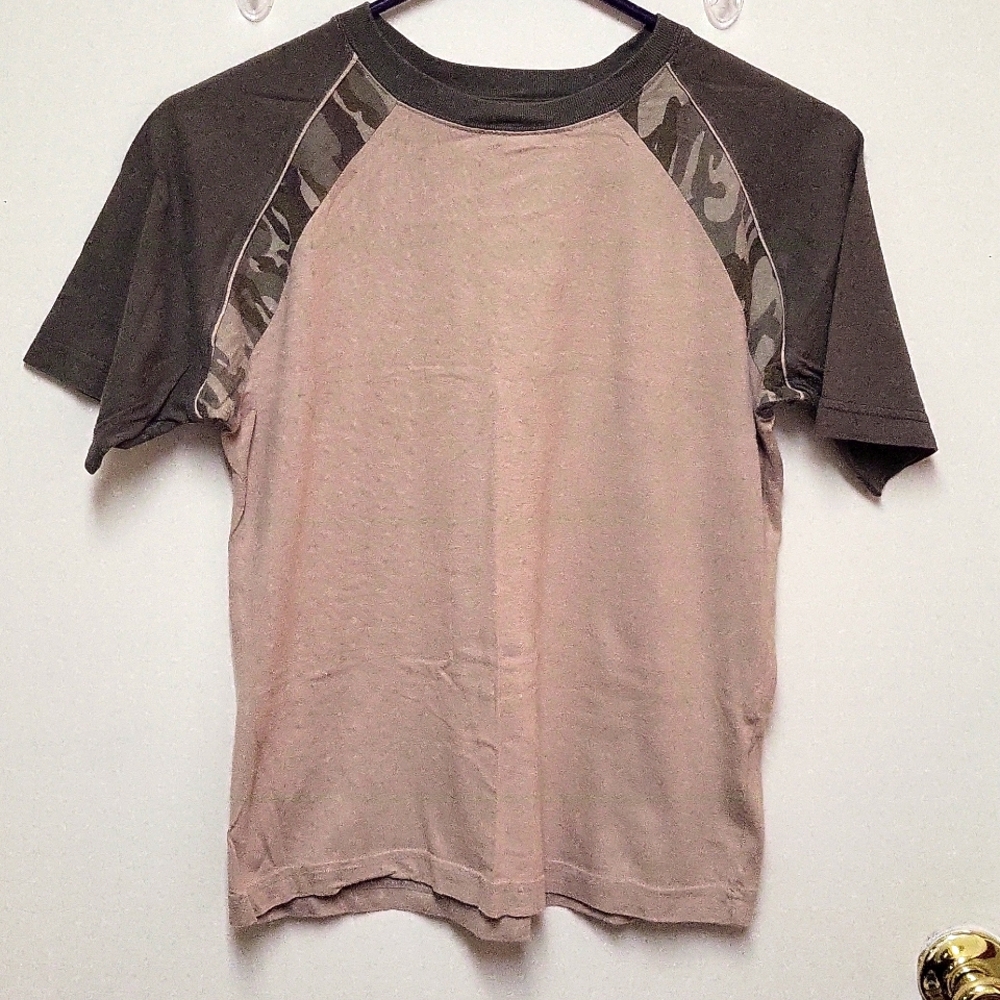 Vintage Cherokee Olive Green and Tan Short Sleeve Crewneck T-shirt